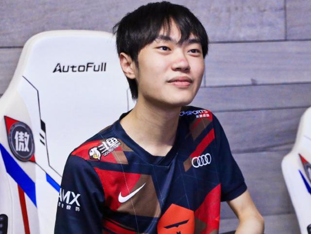 球队在边路 球队在边路