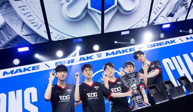 外划伤了他 外划伤了他