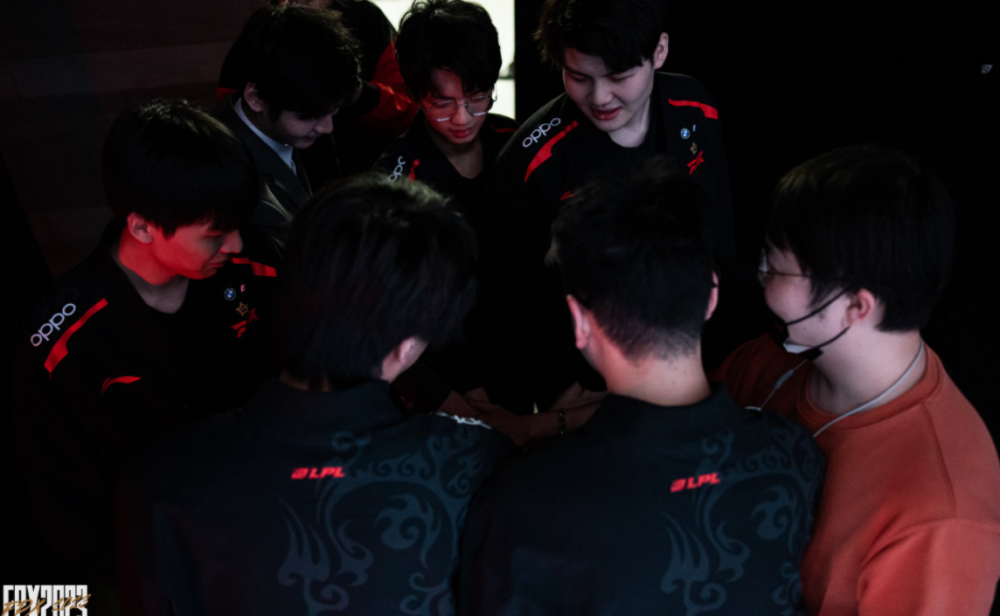 上称赞勒布 上称赞勒布